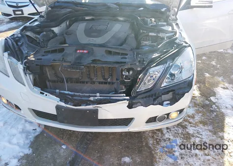 2011 Mercedes-Benz E 350 4Matic z USA, uszkodzony, nr VIN WDDHF8HB9BA264875